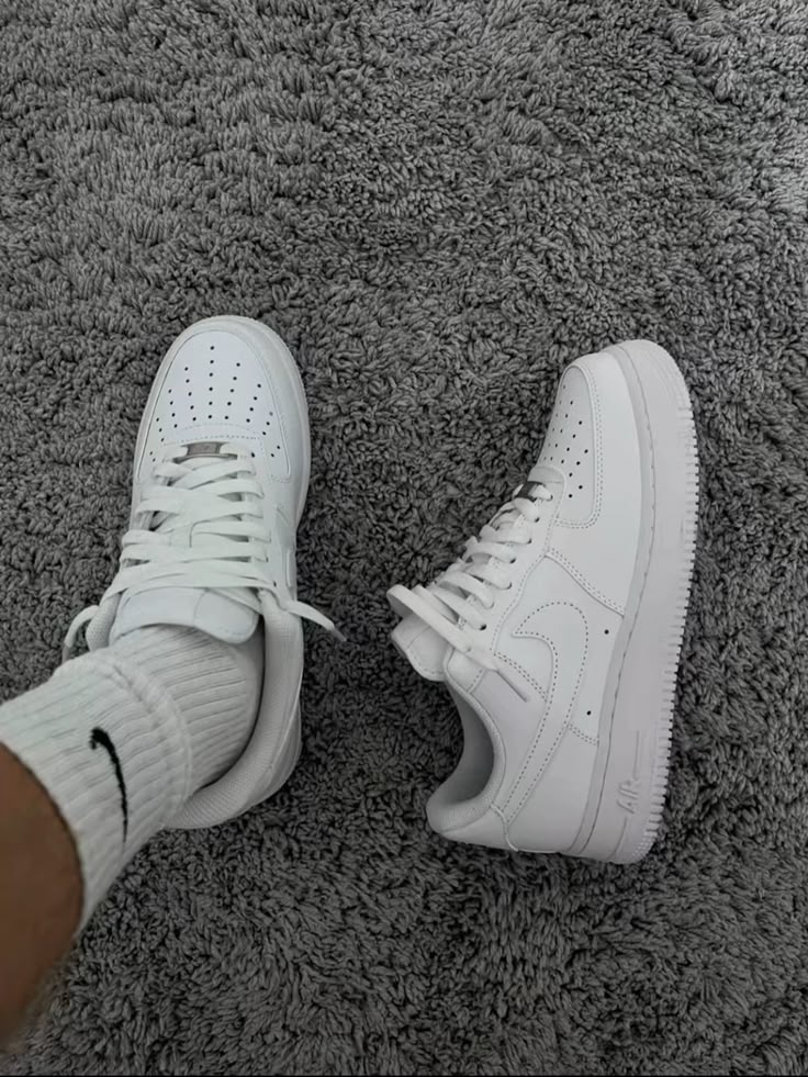 AIR FORCE 1 ALL WHITE